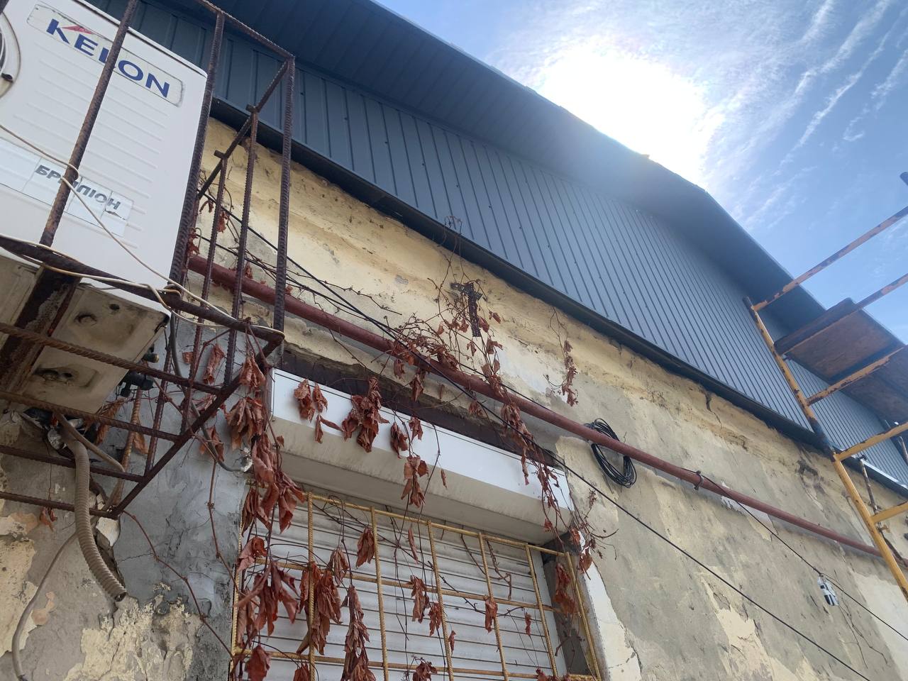 Жесткая кровля металлочерепица