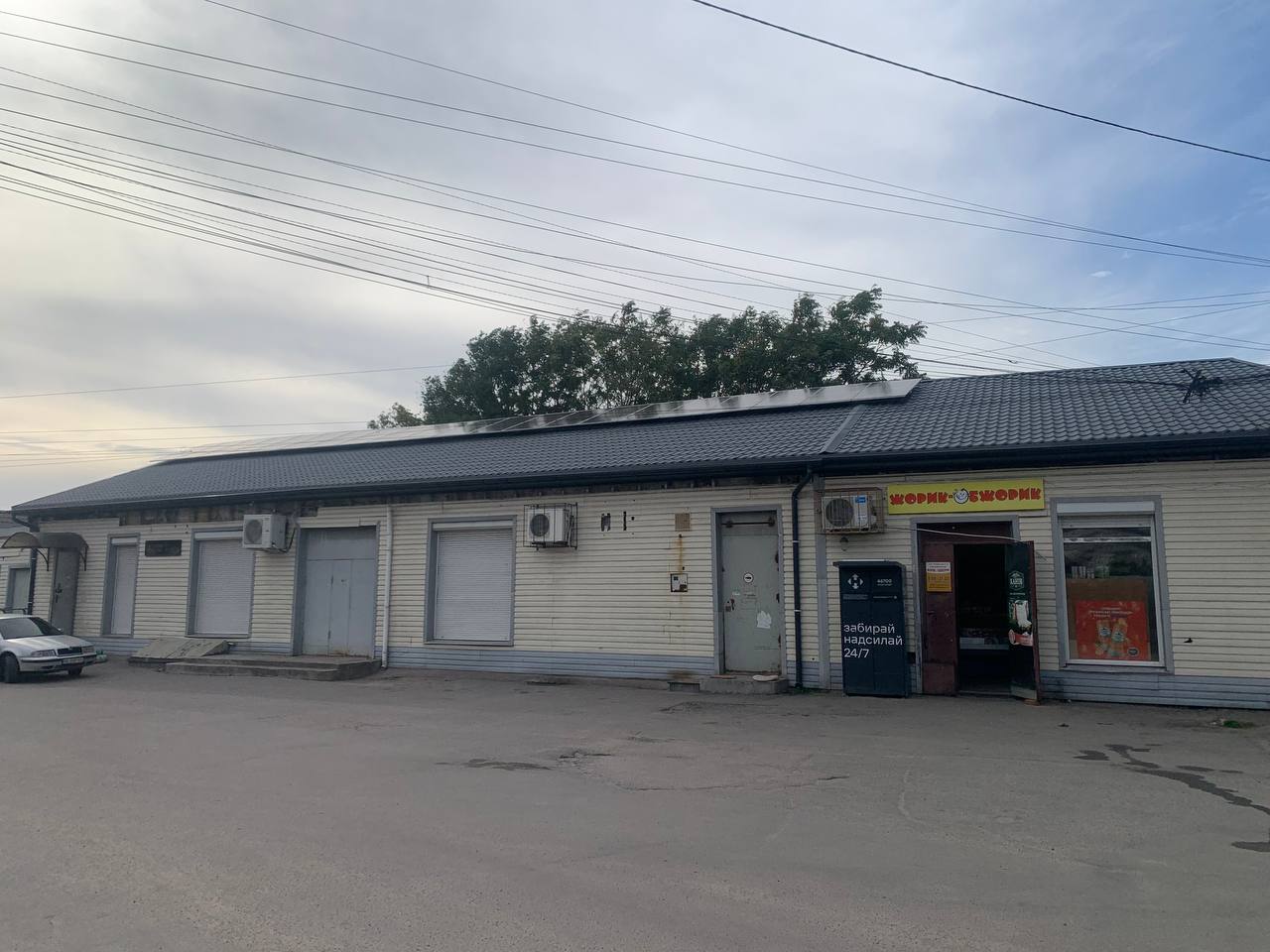 Крыша коммерческого здания металлочерепица